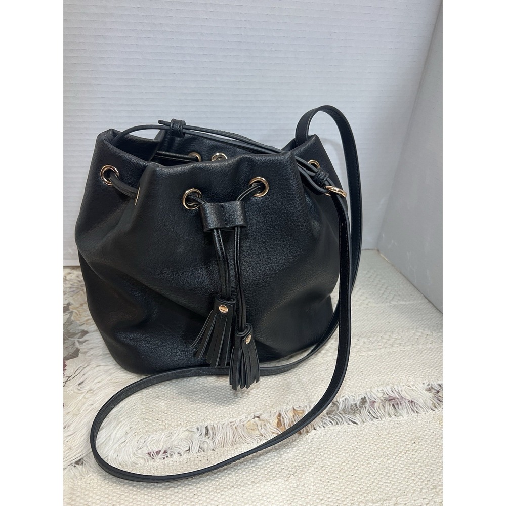 Lauren Conrad Black & Gold Bucket Purse With‎ Tassles.